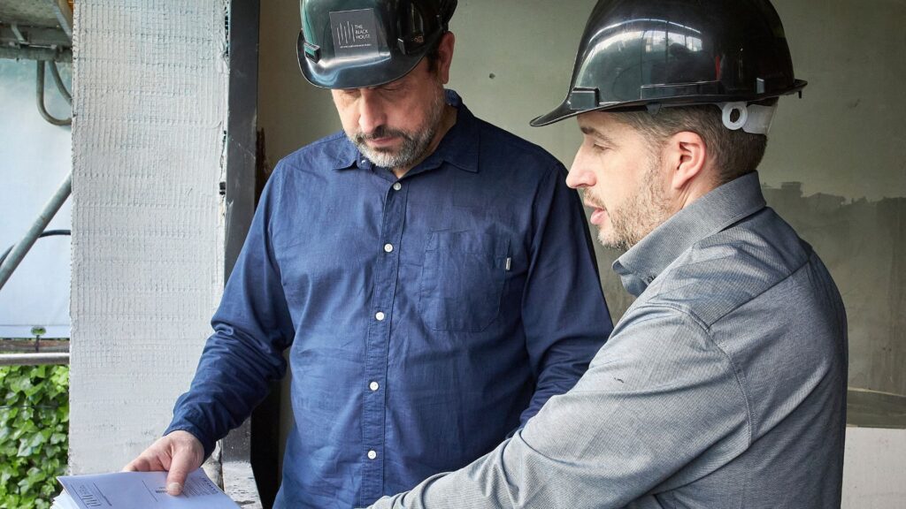 Project manager en construcción qué hace, cuándo lo necesitas y cómo se calculan sus honorarios